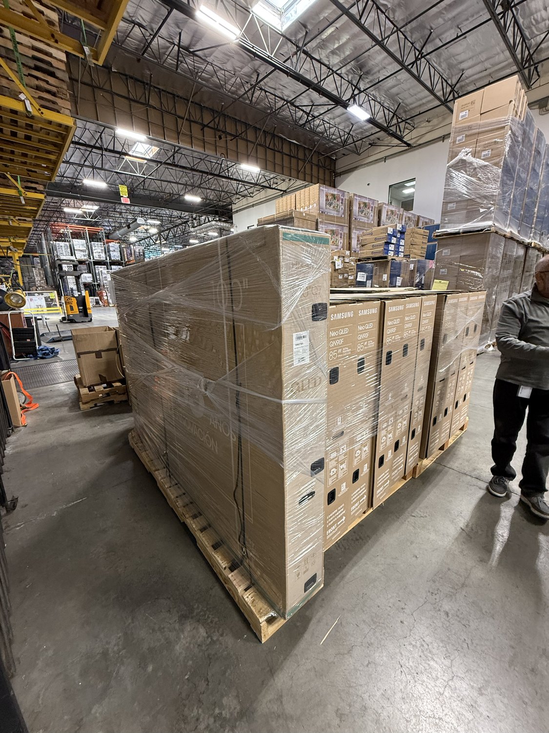 Pallets de televisores Samsung NeoQLED