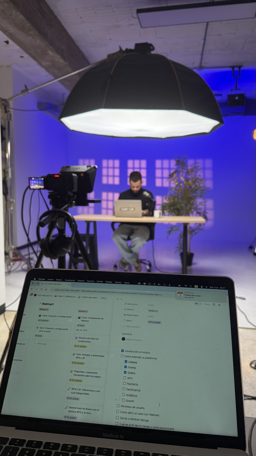 Pablo grabando el programa de formación de La Akademia